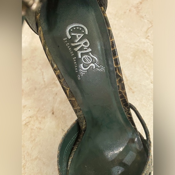 CARLOS SANTANA RETRO SPRUCE MULTI COLOR ANKLE STRAP HEELS. - Picture 3 of 4